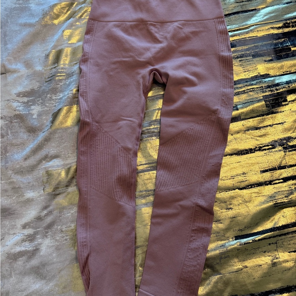 Fabletics Dusty Rose Ribbed Leggings